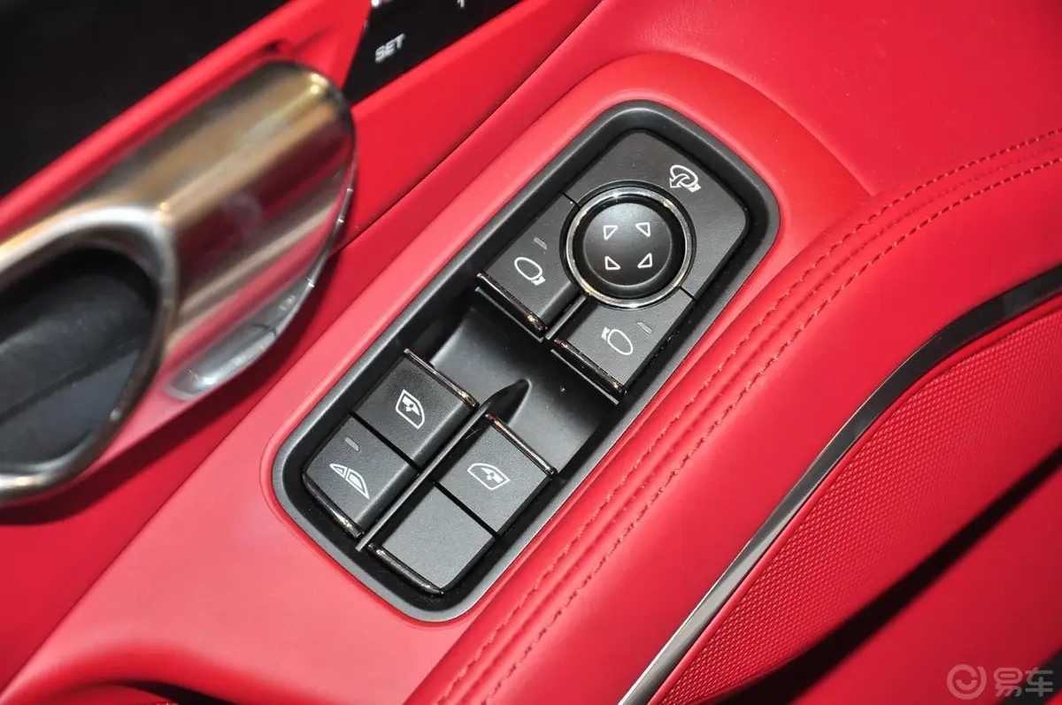 保时捷911Carrera 4 GTS Cabriolet 3.8L车窗升降键