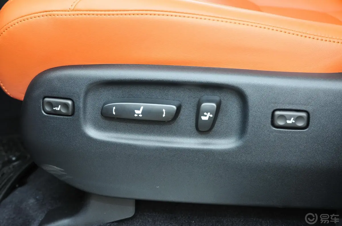 雷克萨斯LXLX 570 动感豪华版座椅调节键