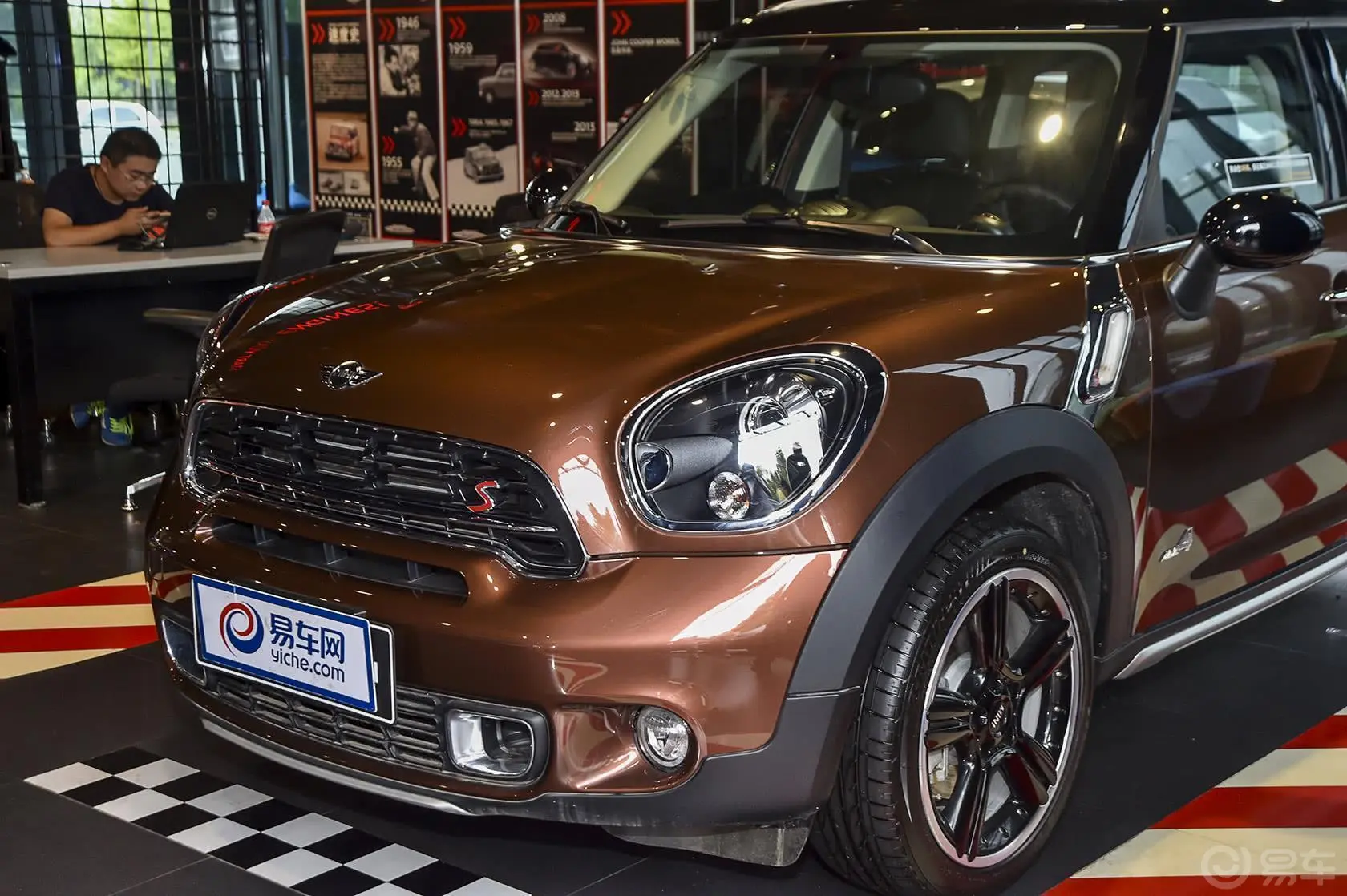 MINI COUNTRYMAN1.6T COOPER S All 4车头局部