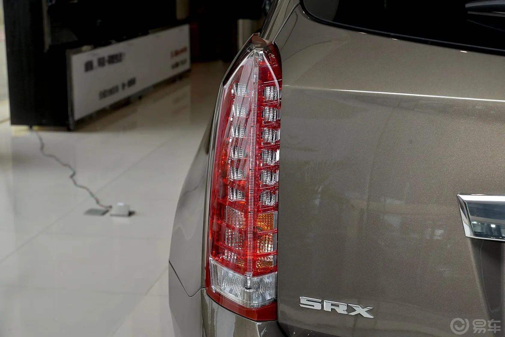 凯迪拉克SRX3.6L 手自一体 旗舰型外观