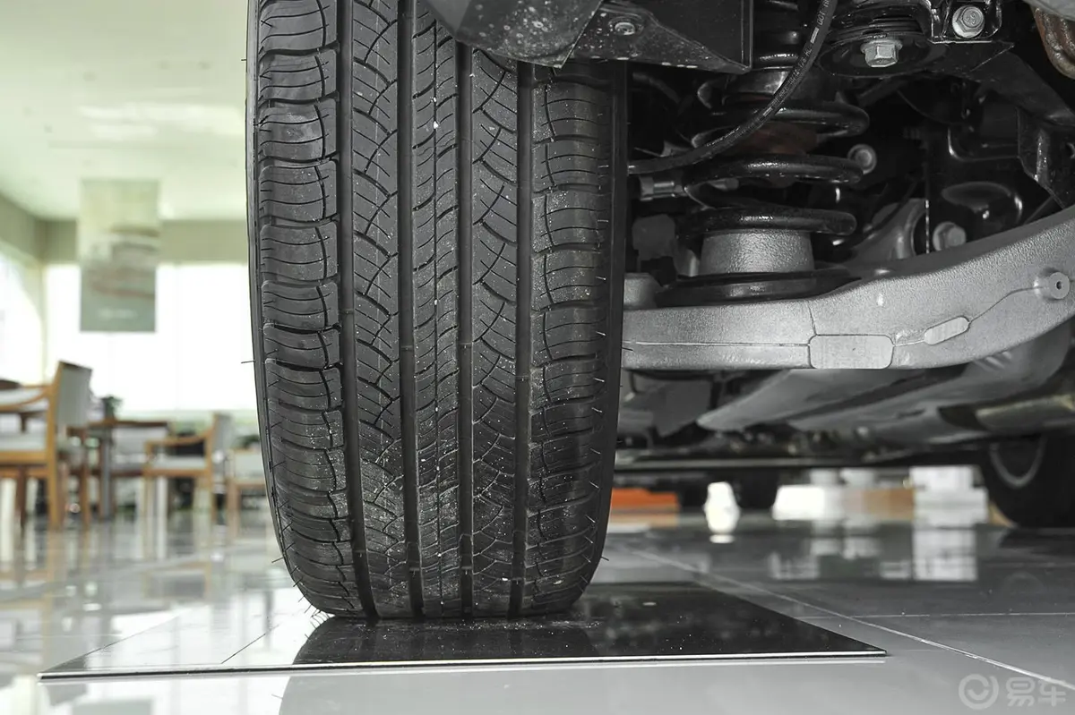 凯迪拉克SRX3.0L 手自一体 舒适型轮胎花纹