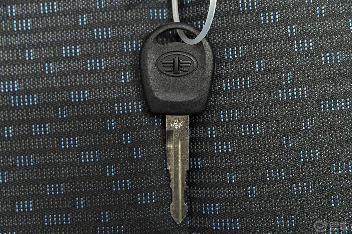 奔腾B301.6L 手动 豪华型钥匙