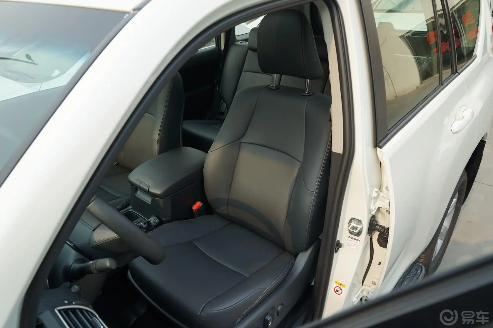 普拉多2.7L 自动 标准版驾驶员座椅