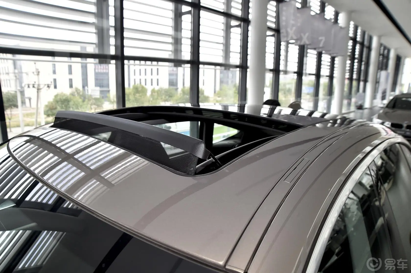 宝马3系GT320i 设计套装型外观