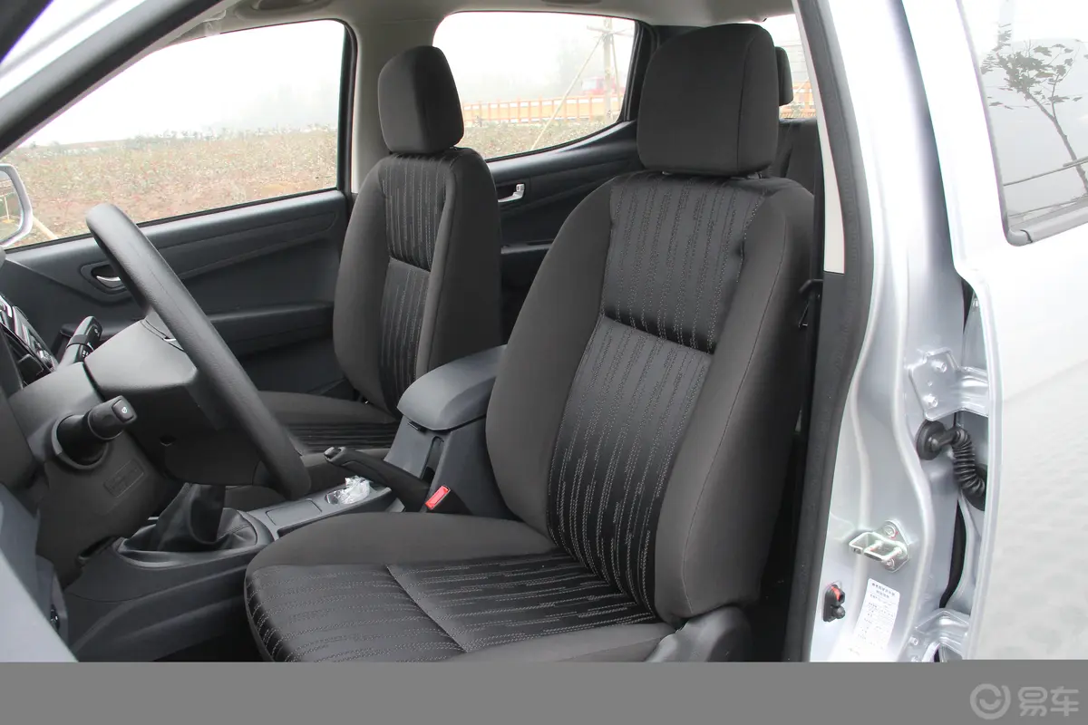 瑞迈2.8T 手动 两驱 豪华版 柴油驾驶员座椅