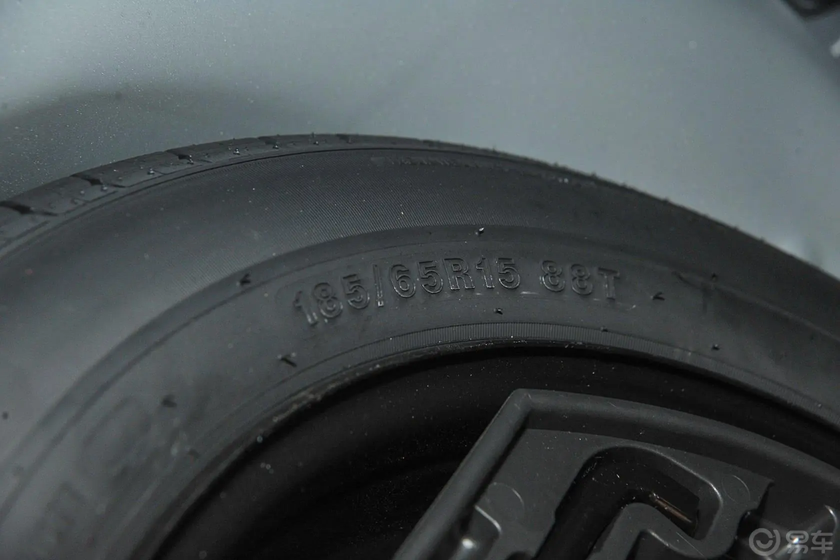 标致3011.6L 自动 豪华版备胎规格