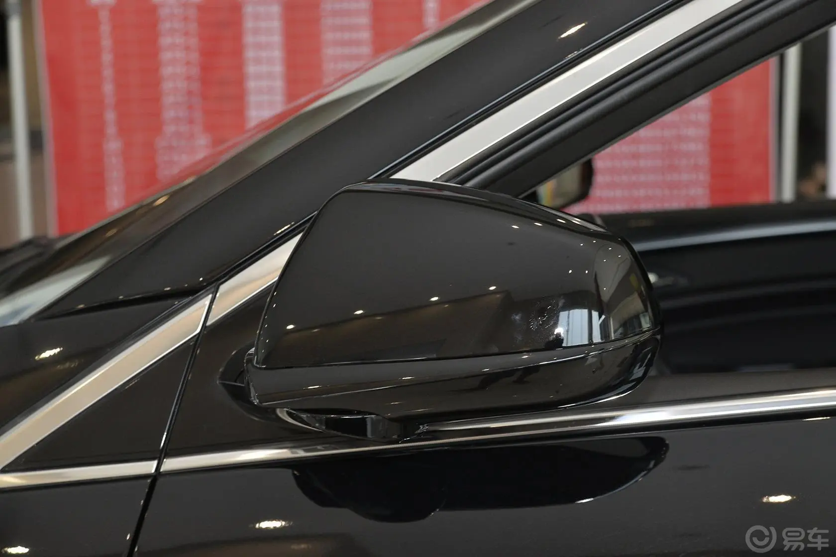 凯迪拉克SRX3.0L 手自一体 舒适型外观