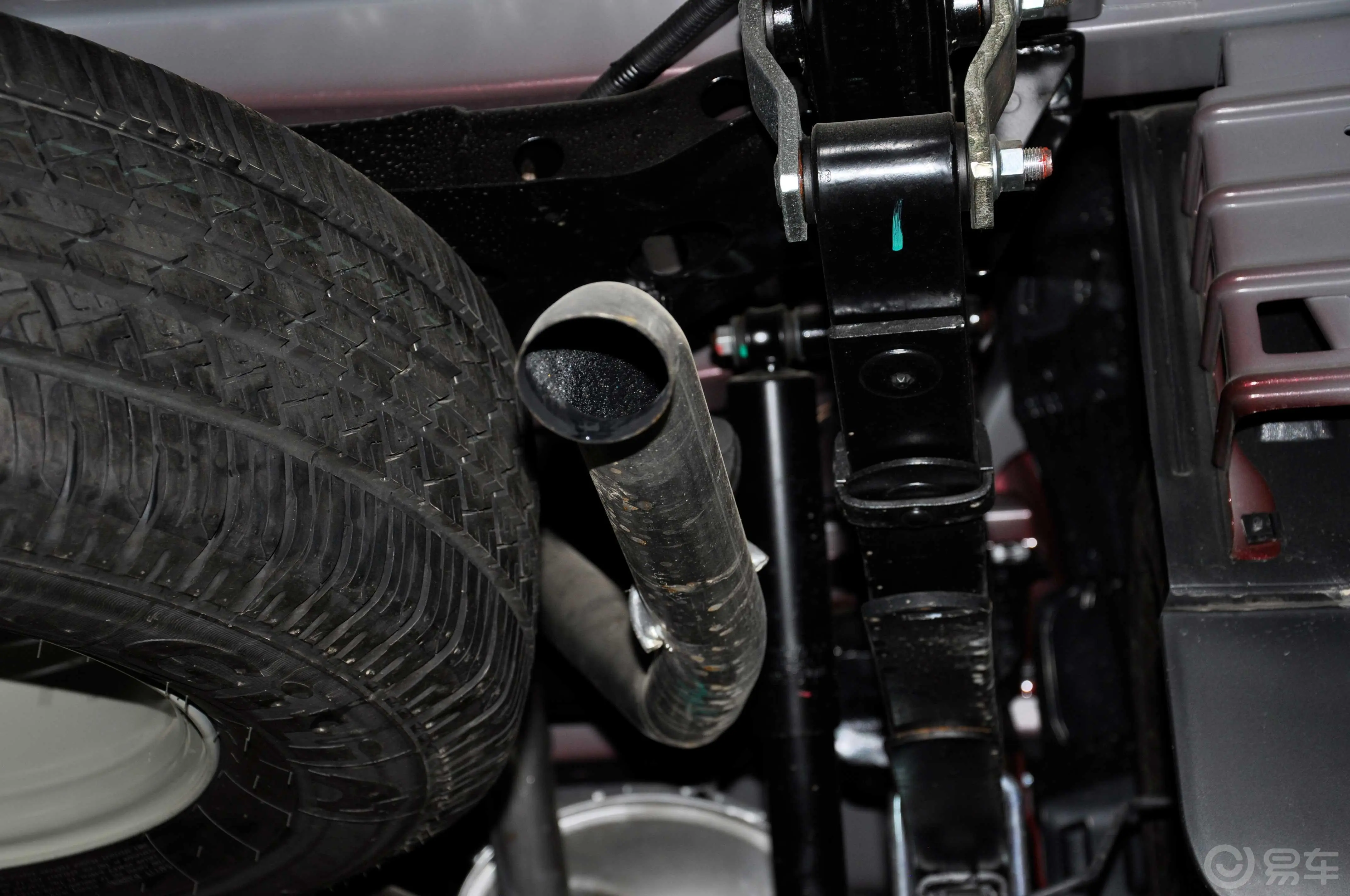 瑞迈2.8T两驱超豪华款排气管（排气管装饰罩）