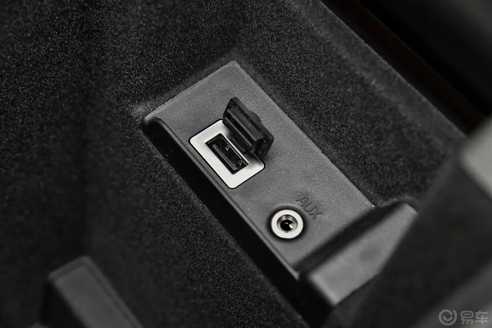 沃尔沃V60T5 智逸版USB接口