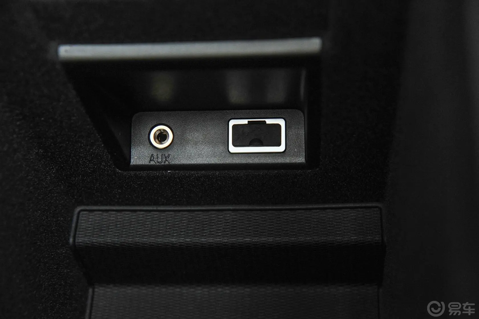 沃尔沃XC60(进口)3.0T T6 智逸版USB接口