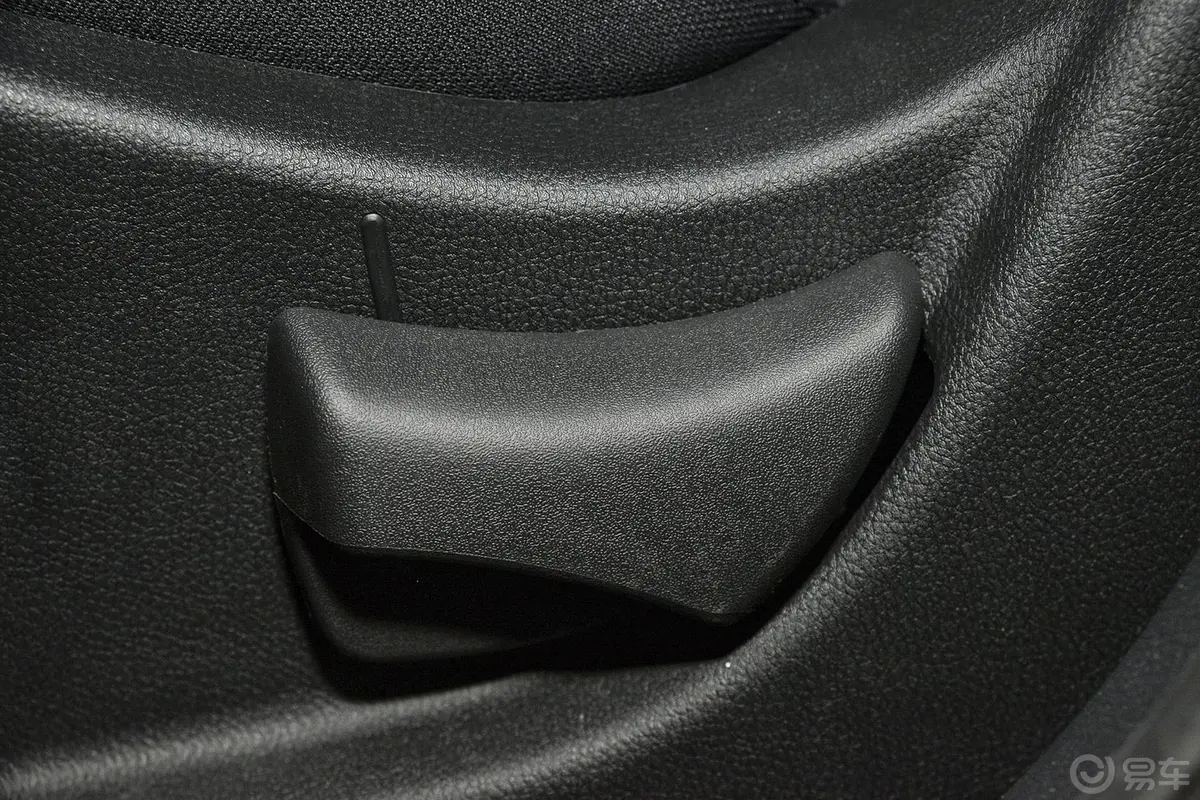 景逸S501.5L 5MT 豪华型座椅调节键