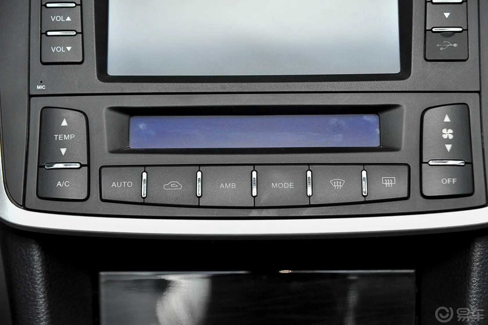 众泰Z300新视界版 1.5L 手动 尊贵型空调