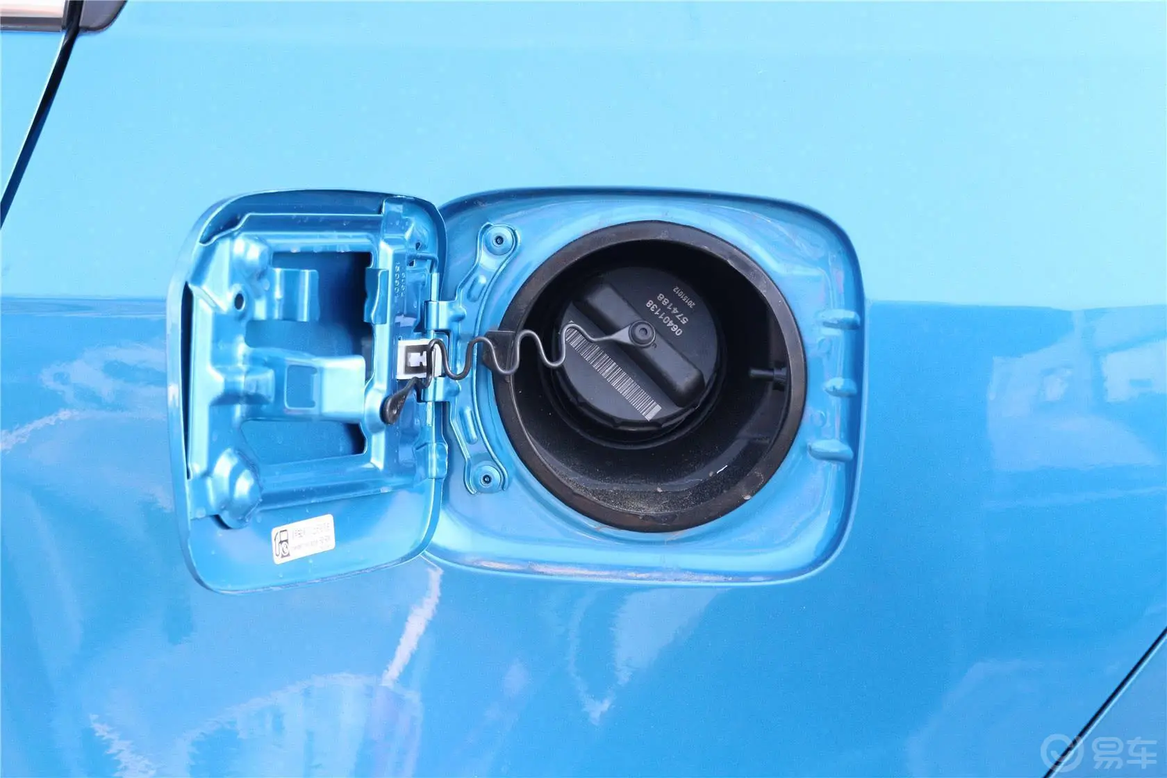 帝豪RS 1.5L 手动 向上版油箱盖