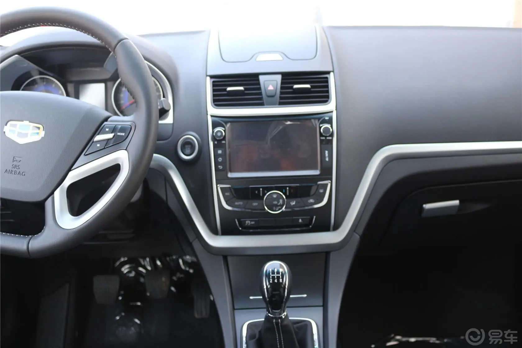 帝豪RS 1.5L 手动 向上版中控台整体