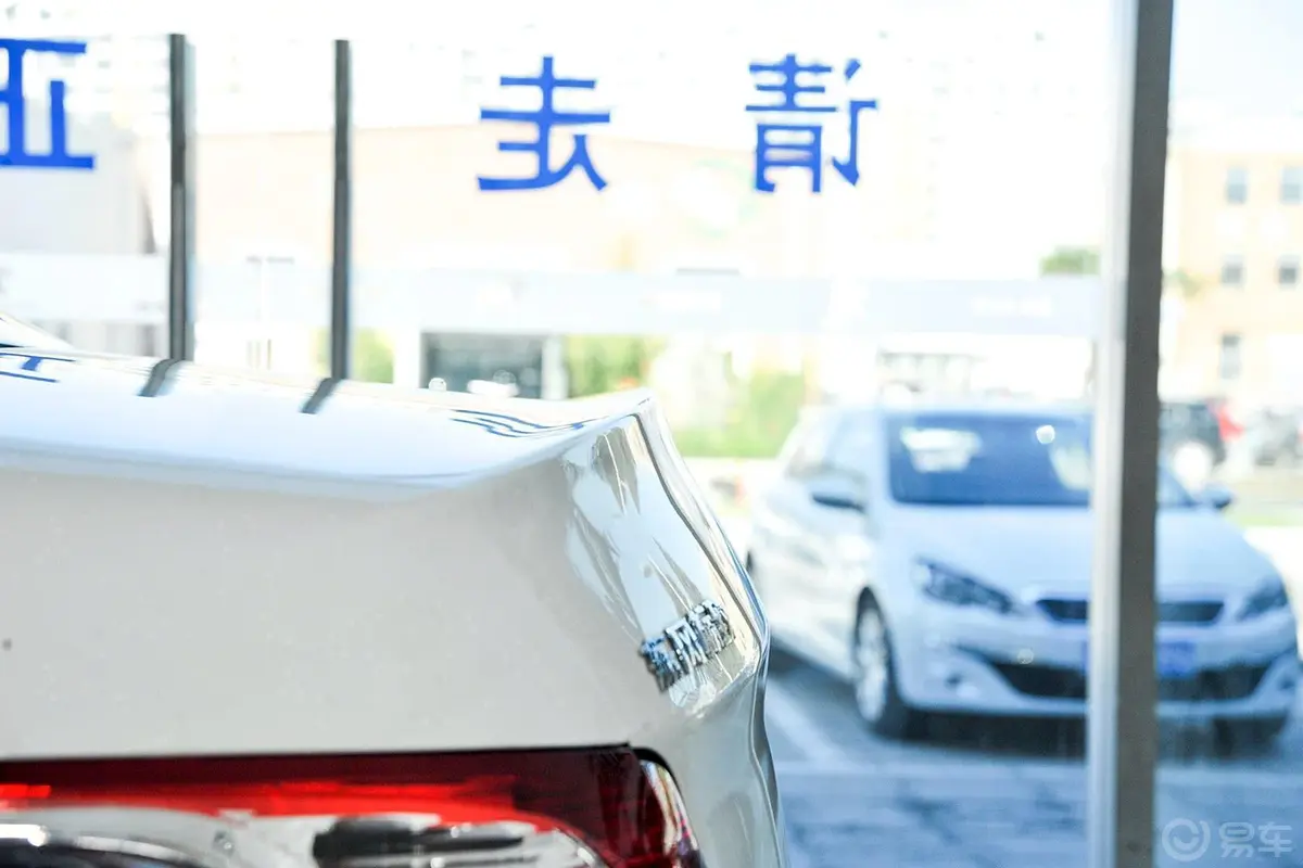 标致3011.6L 自动 豪华版外观