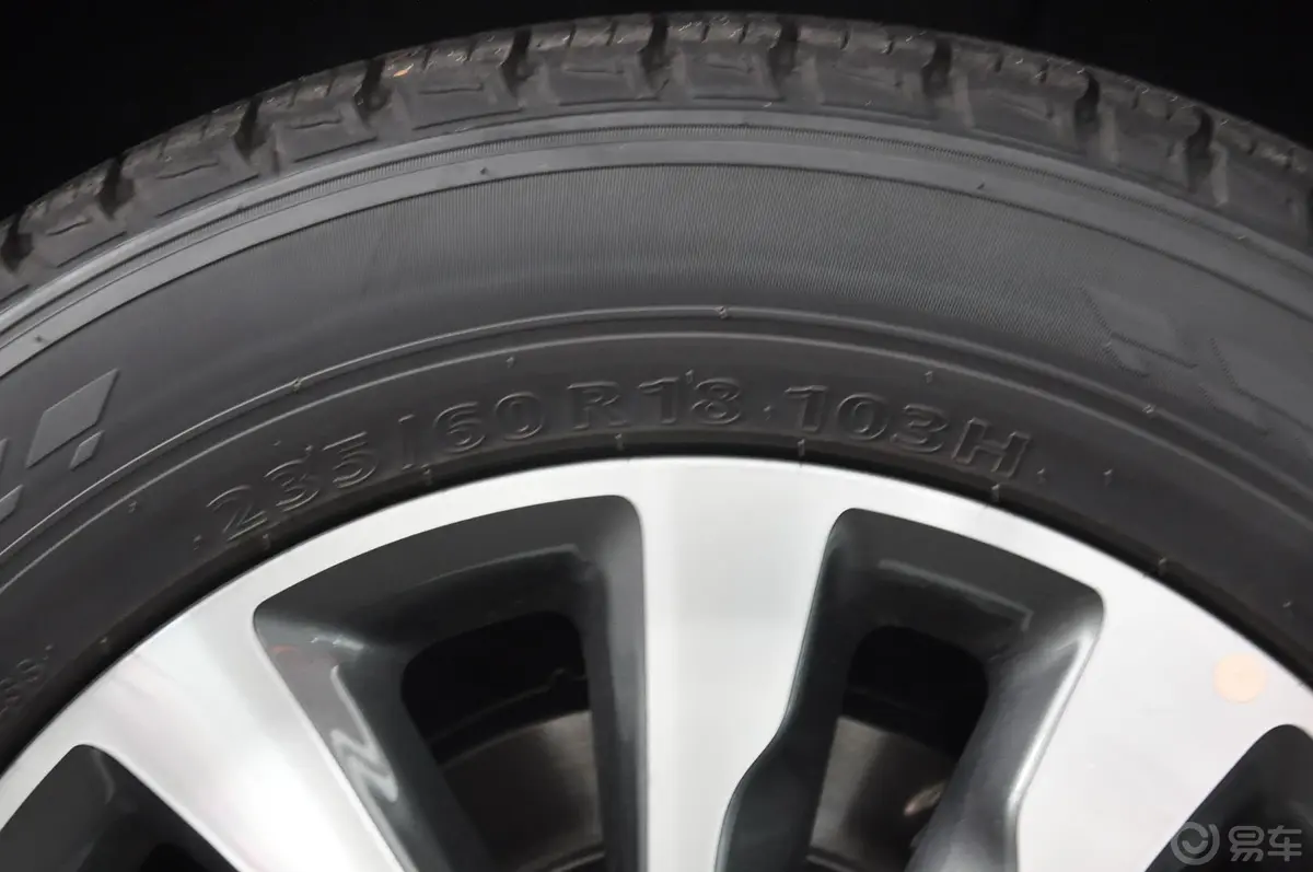 嘉华(进口)2.2TD 自动 柴油豪华版轮胎规格