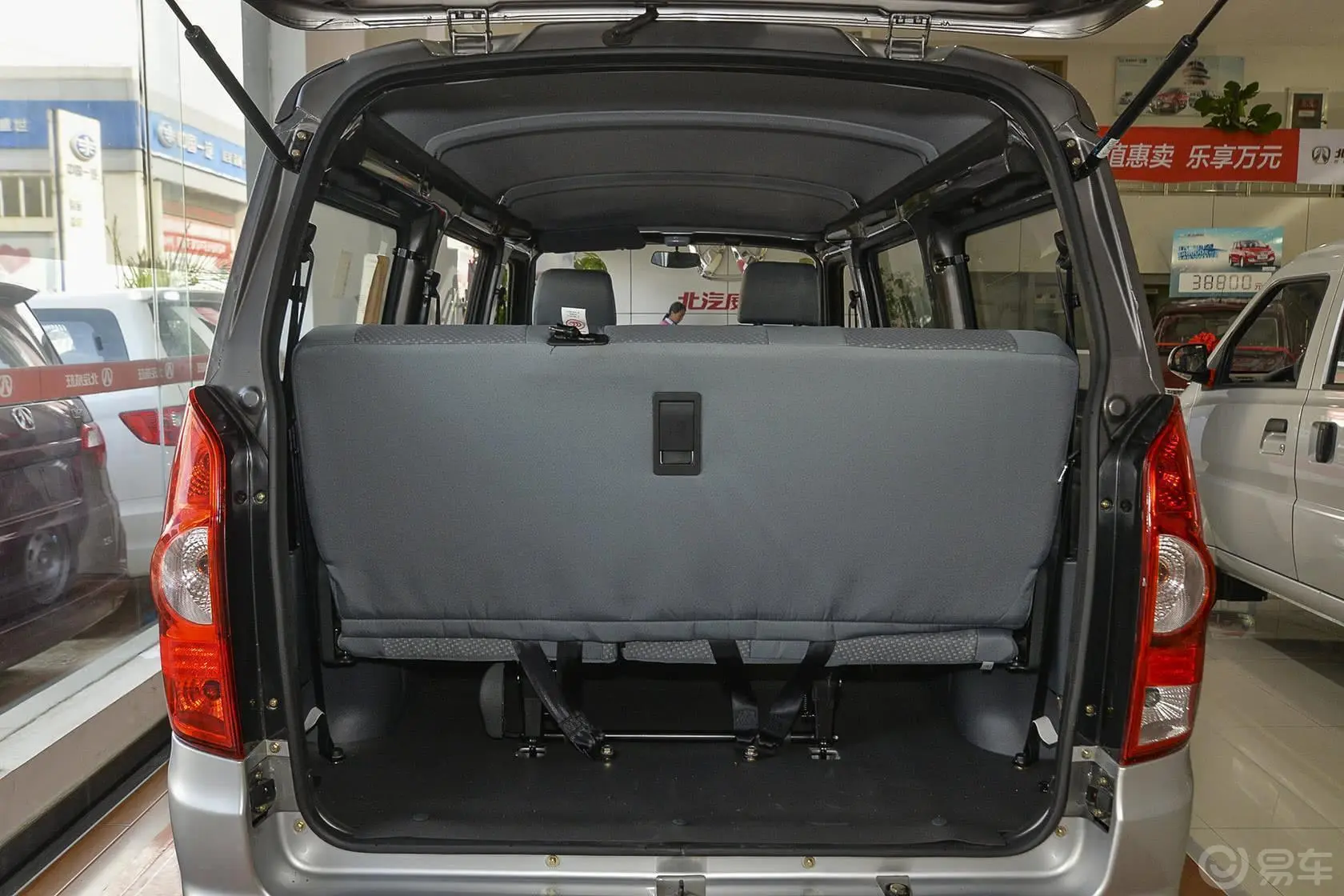 威旺3061.2L 手动超值版 基本型A12行李箱空间