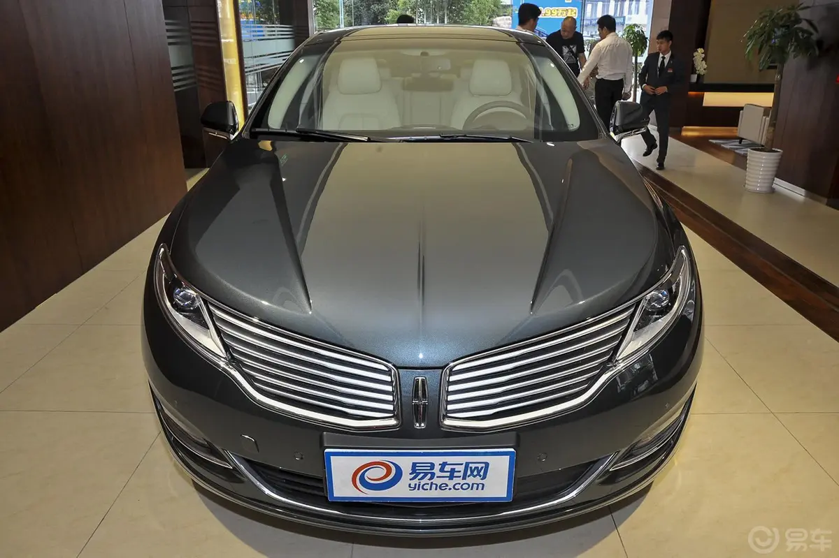 林肯MKZ2.0T 尊雅版正前水平