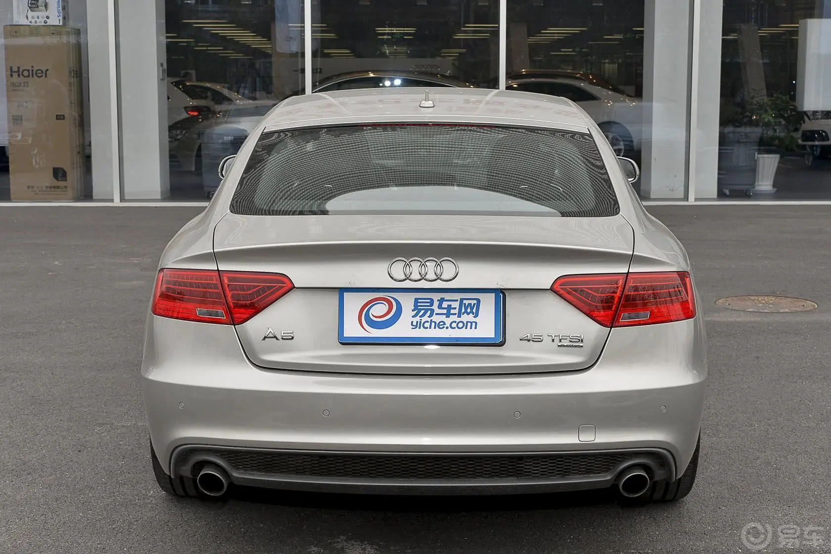 奥迪A5Sportback 45 TFSI quattro正后水平