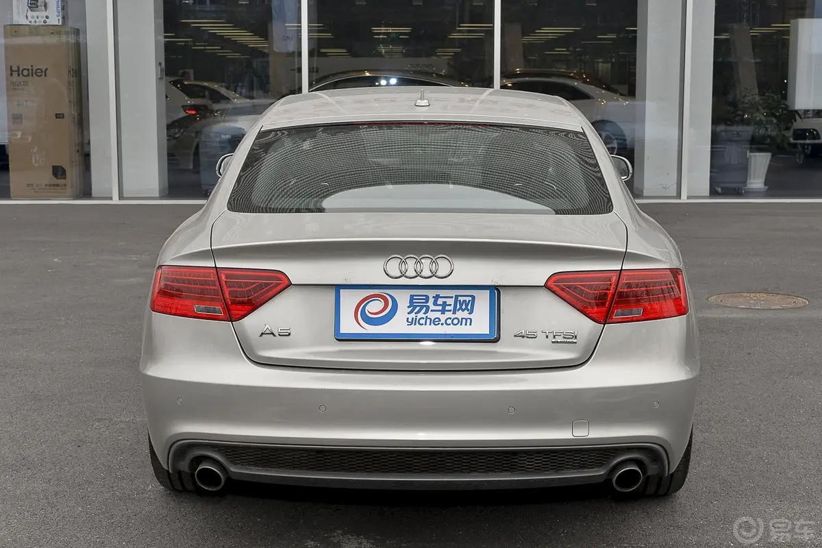 奥迪A5Sportback 45 TFSI quattro正后水平