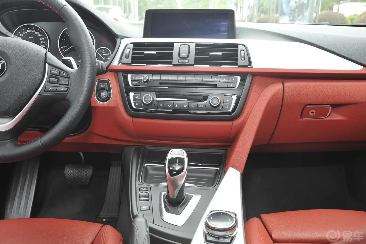 宝马4系双门轿跑车 435i xDrive 风尚设计套装中控台整体
