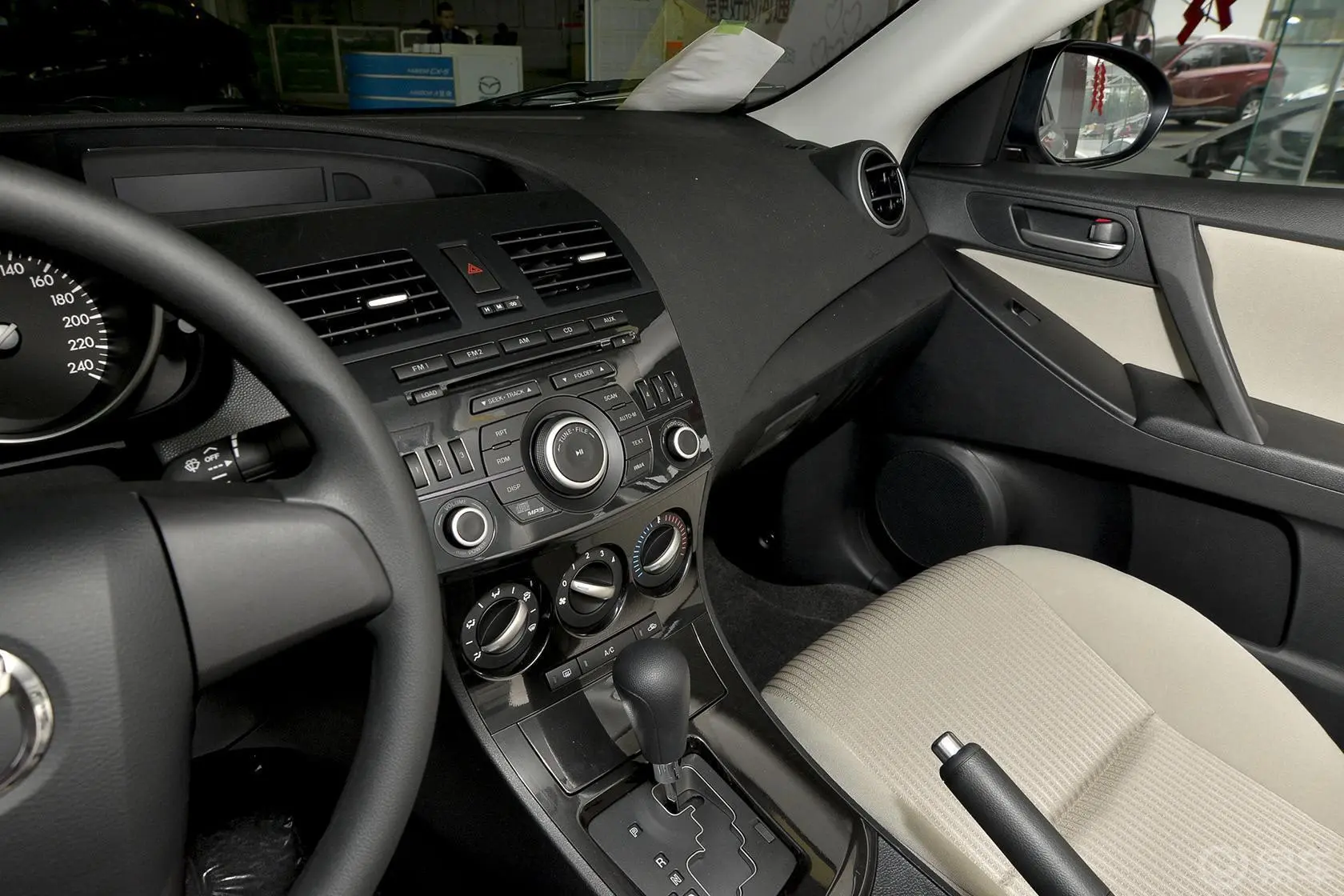 马自达3 星骋三厢 1.6L 自动 舒适型驾驶位区域