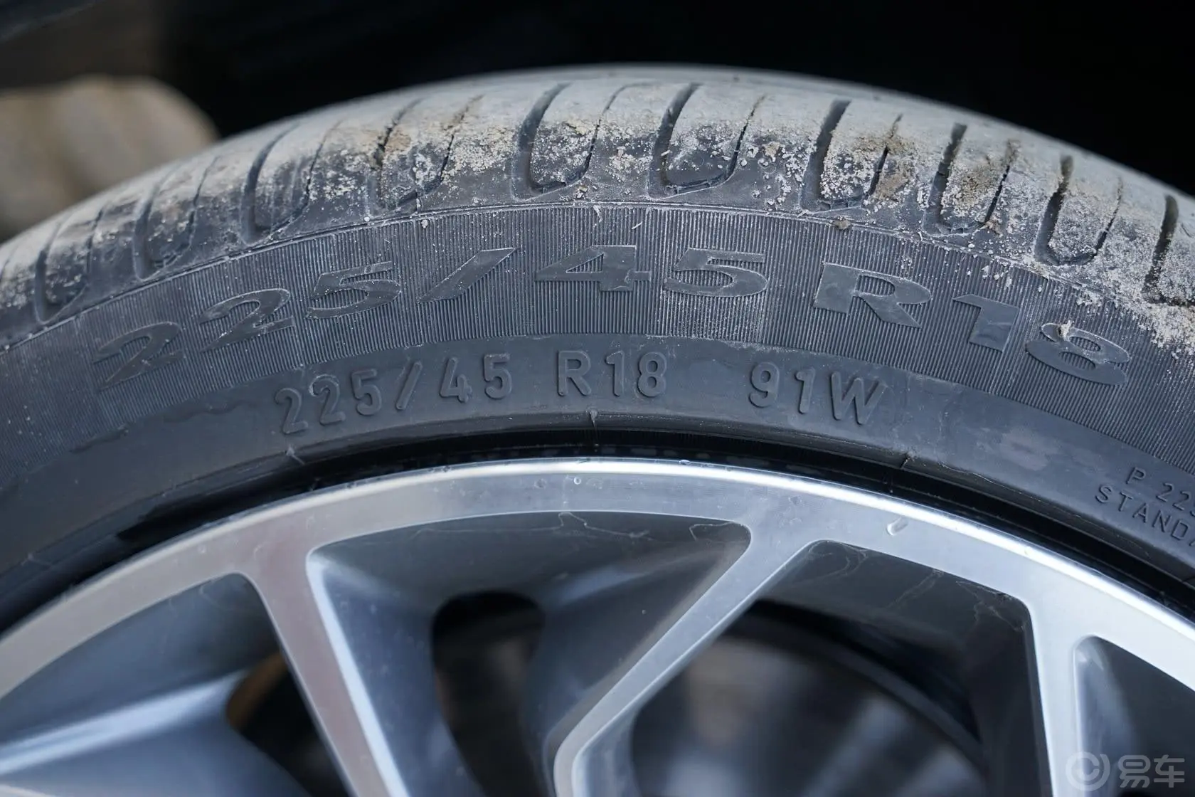 宝马X1xDrive20i 时尚晋级版轮胎规格