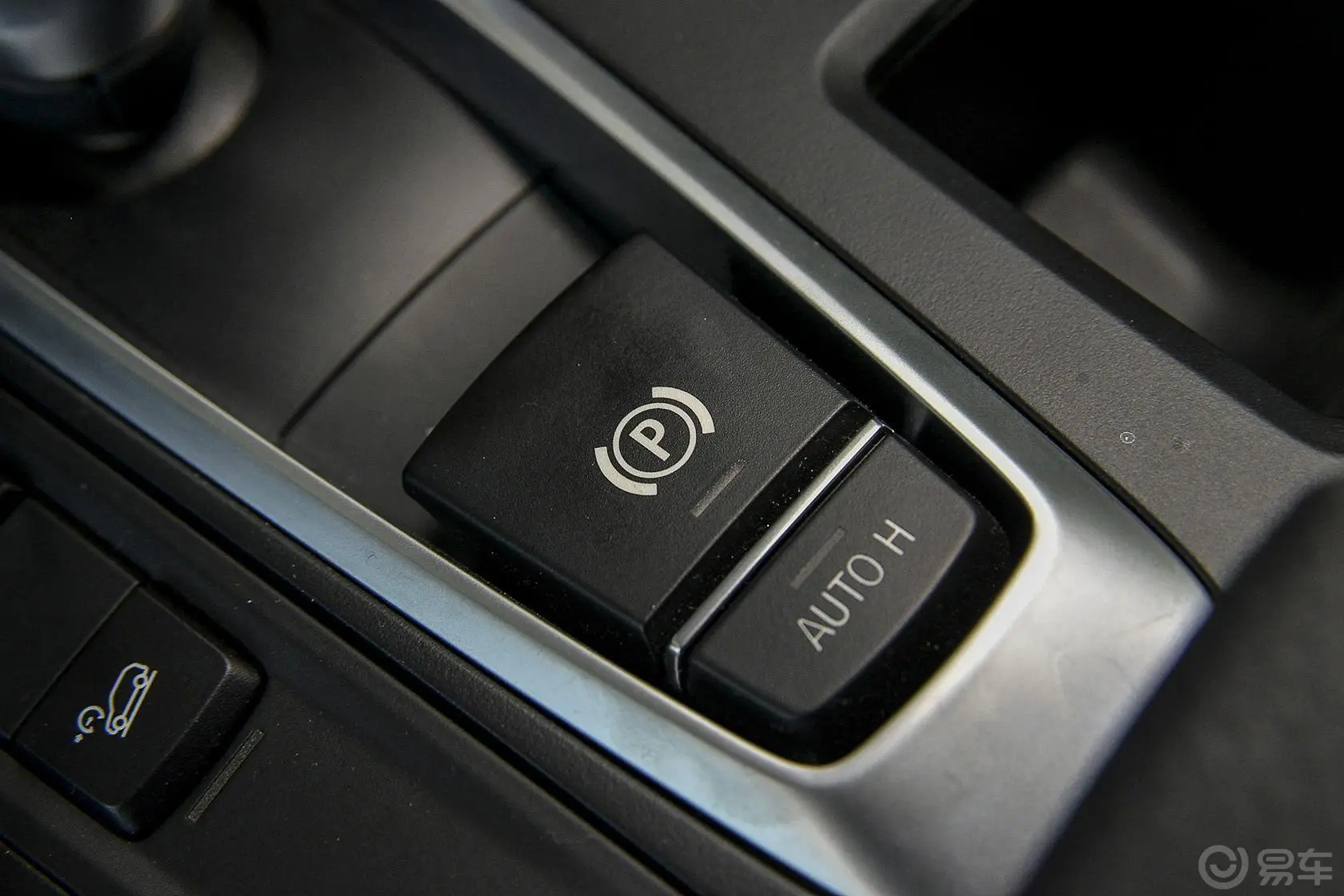 宝马X5(进口)xDrive35i 领先型驻车制动（手刹，电子，脚刹）