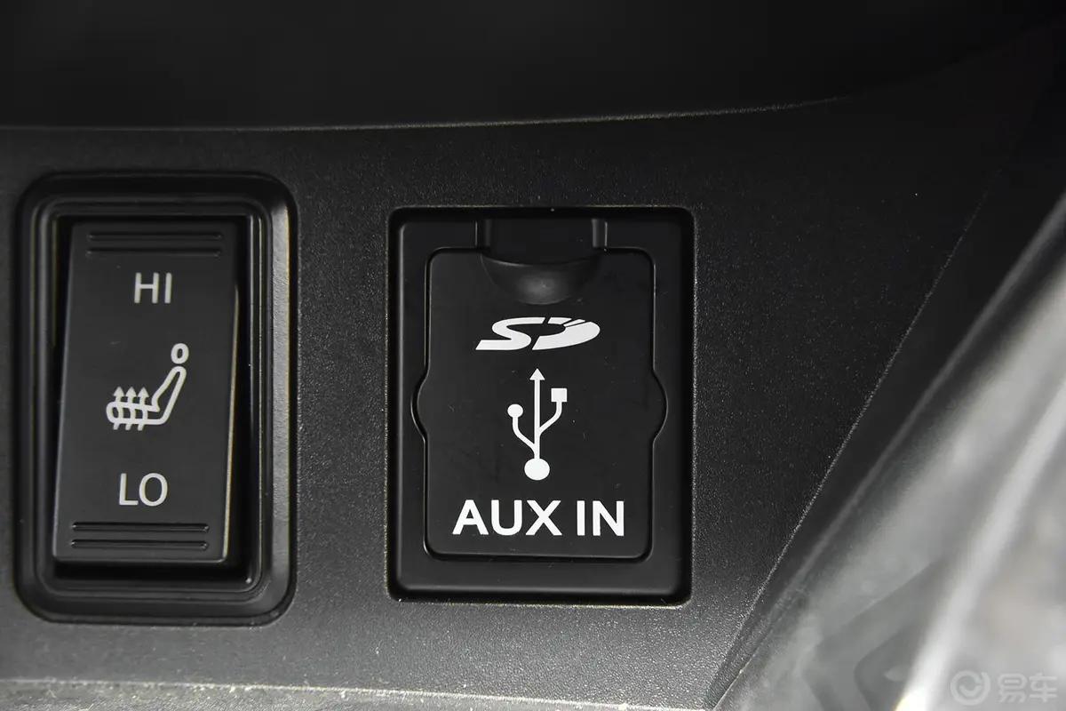 风神AX72.3L 自动 智尊型AUX接口