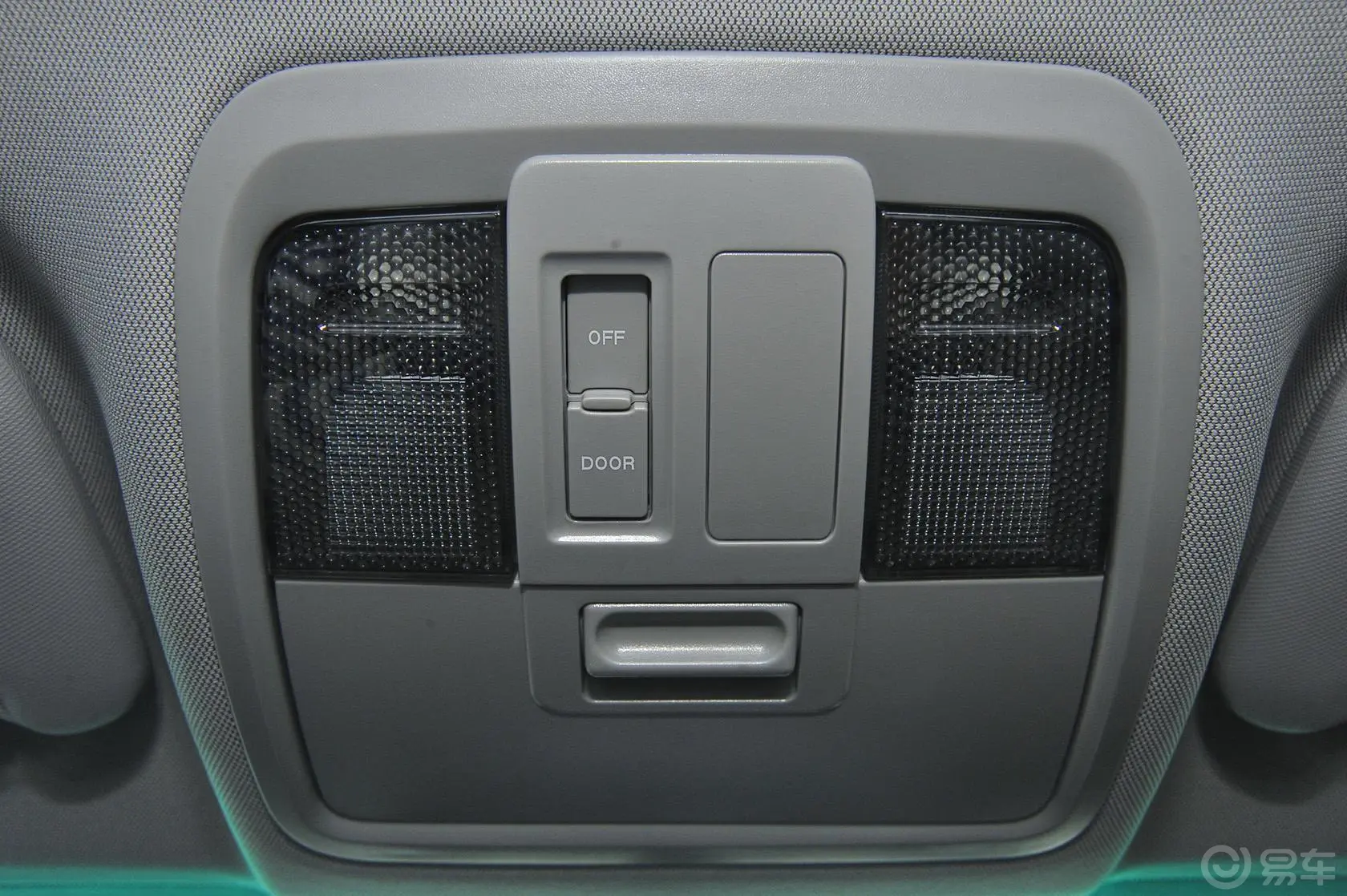 优6 SUV1.8T 魅力升级型前排车顶中央控制区