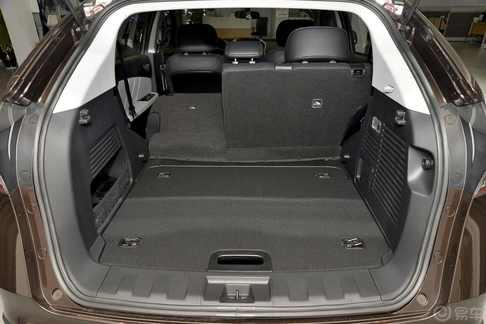 优6 SUV1.8T 魅力升级型空间