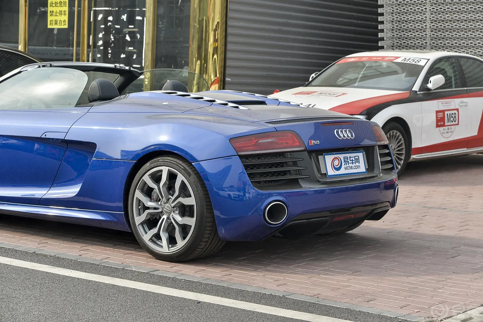 奥迪R8Spyder 5.2 FSI quattro车尾局部