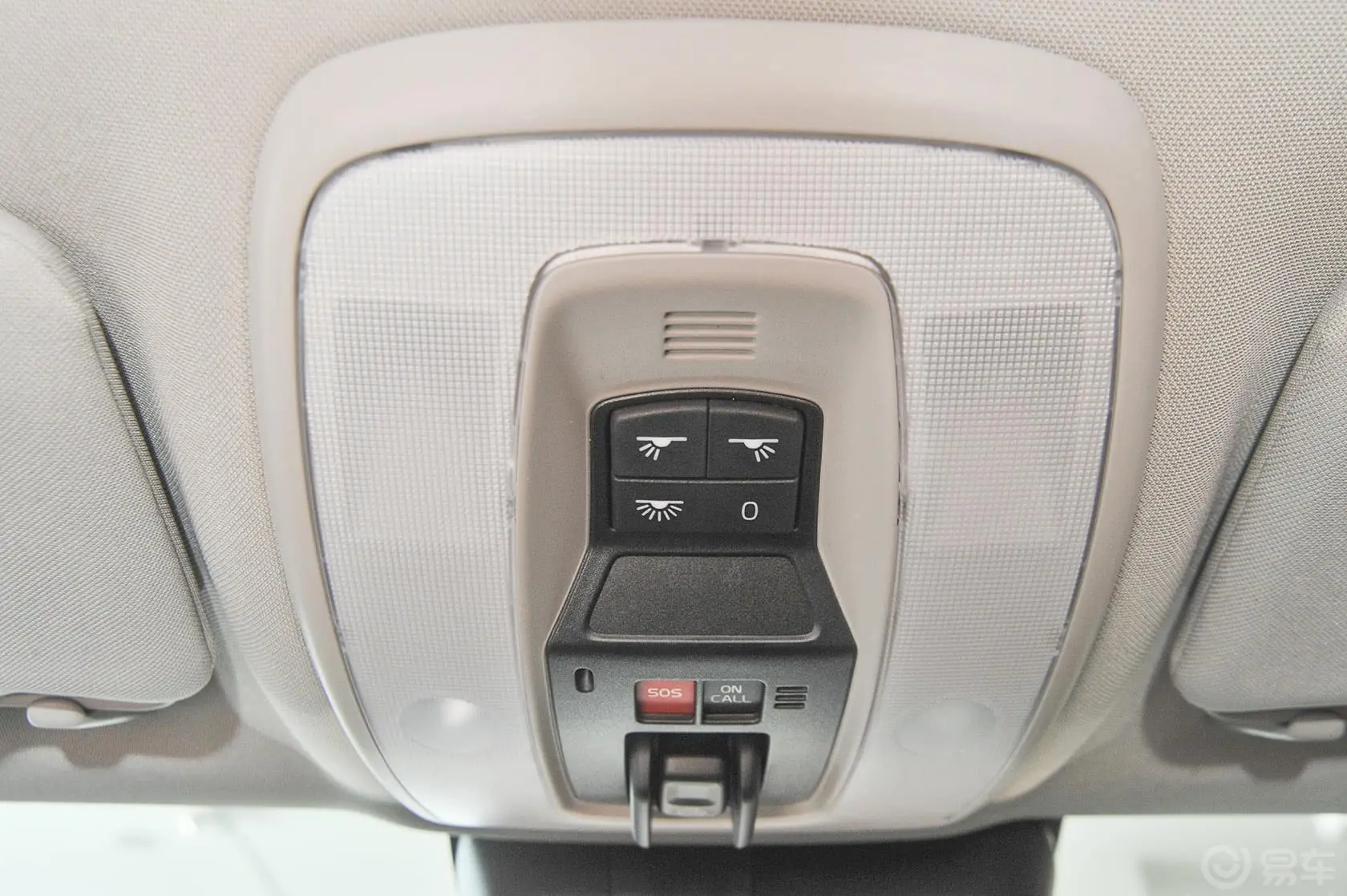 沃尔沃S602.0T 手自一体 T5 智驭版前排车顶中央控制区