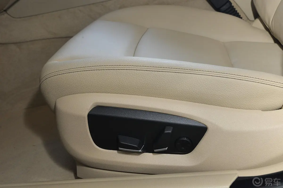 宝马5系(进口)535i xDrive M运动型座椅调节键