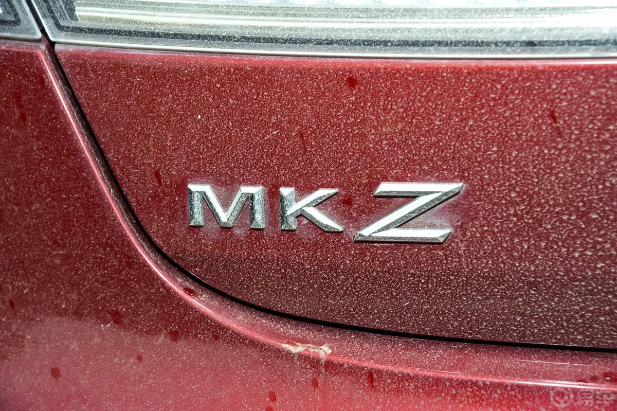 林肯MKZ2.0T 尊雅版尾标