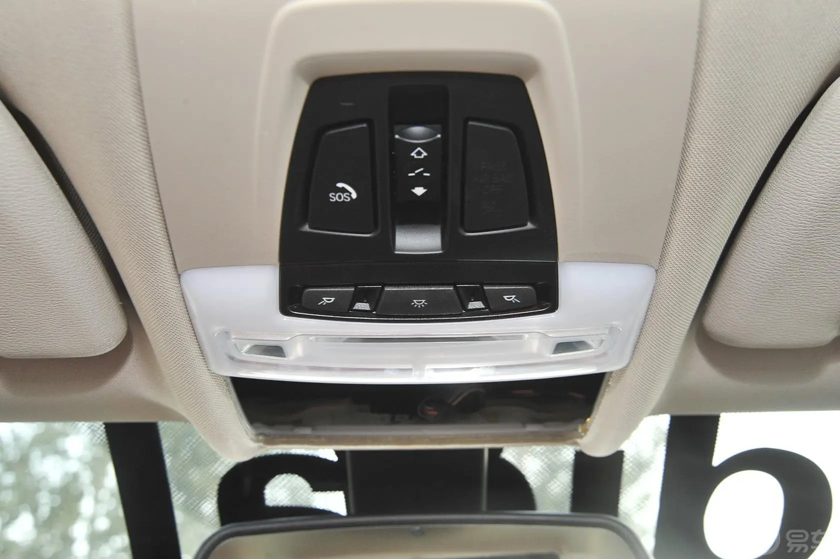 宝马X5(进口)xDrive35i 领先型前排车顶中央控制区