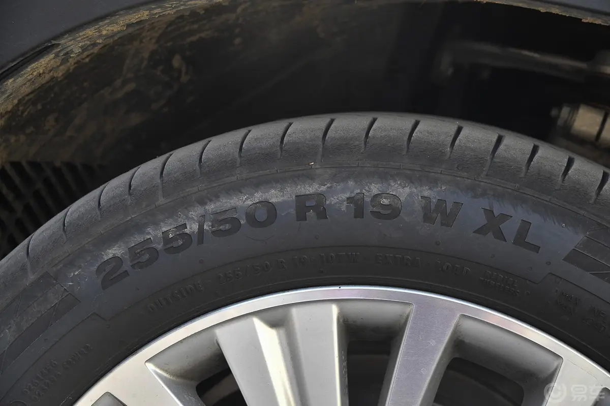 宝马X5(进口)xDrive35i 领先型轮胎规格