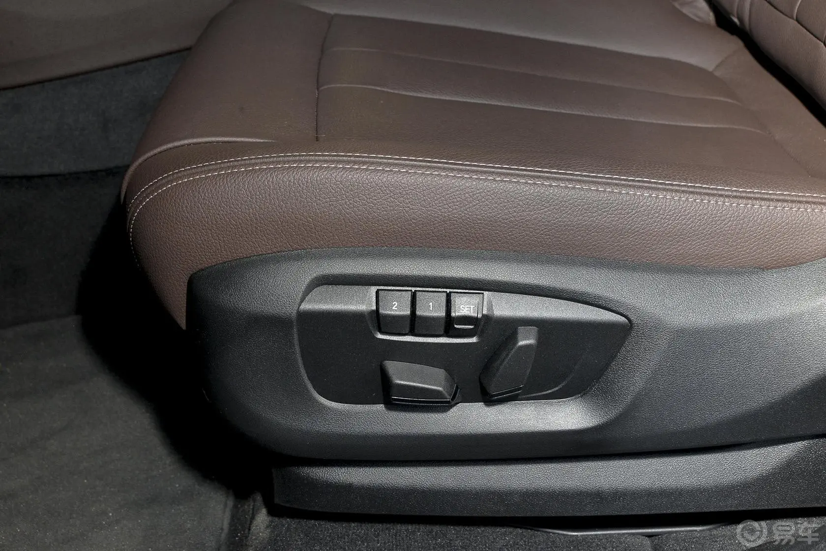 宝马X5(进口)xDrive28i座椅调节键