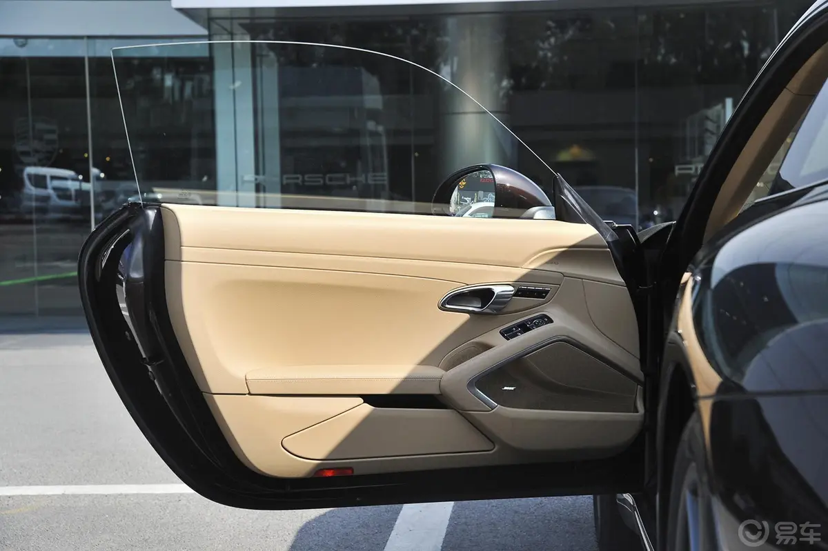 保时捷911Carrera 3.4L Style Edition驾驶员侧车门内门板