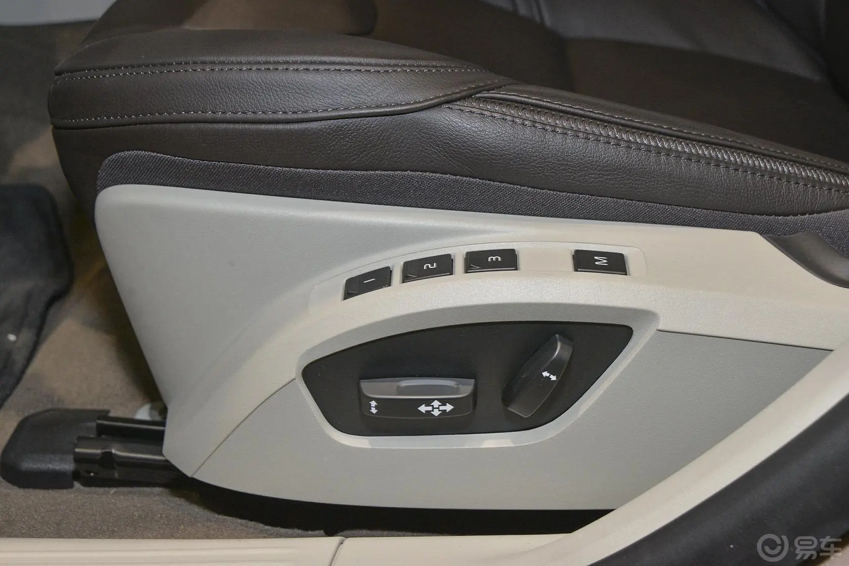 沃尔沃V40Cross Country 2.0T T5 AWD 智雅版座椅调节键