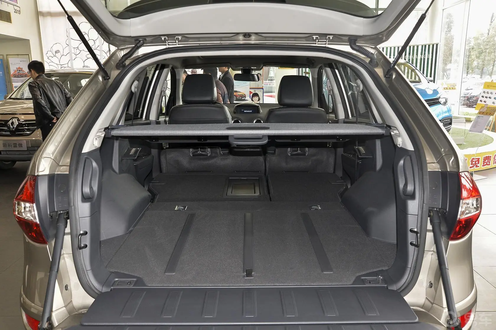 科雷傲(进口)2.0L 两驱 舒适版行李箱空间