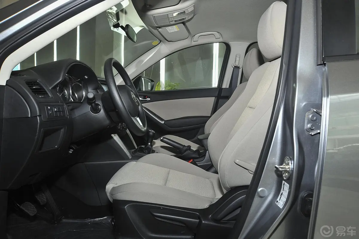 马自达CX-52.0L 手自一体 两驱 舒适版前排空间
