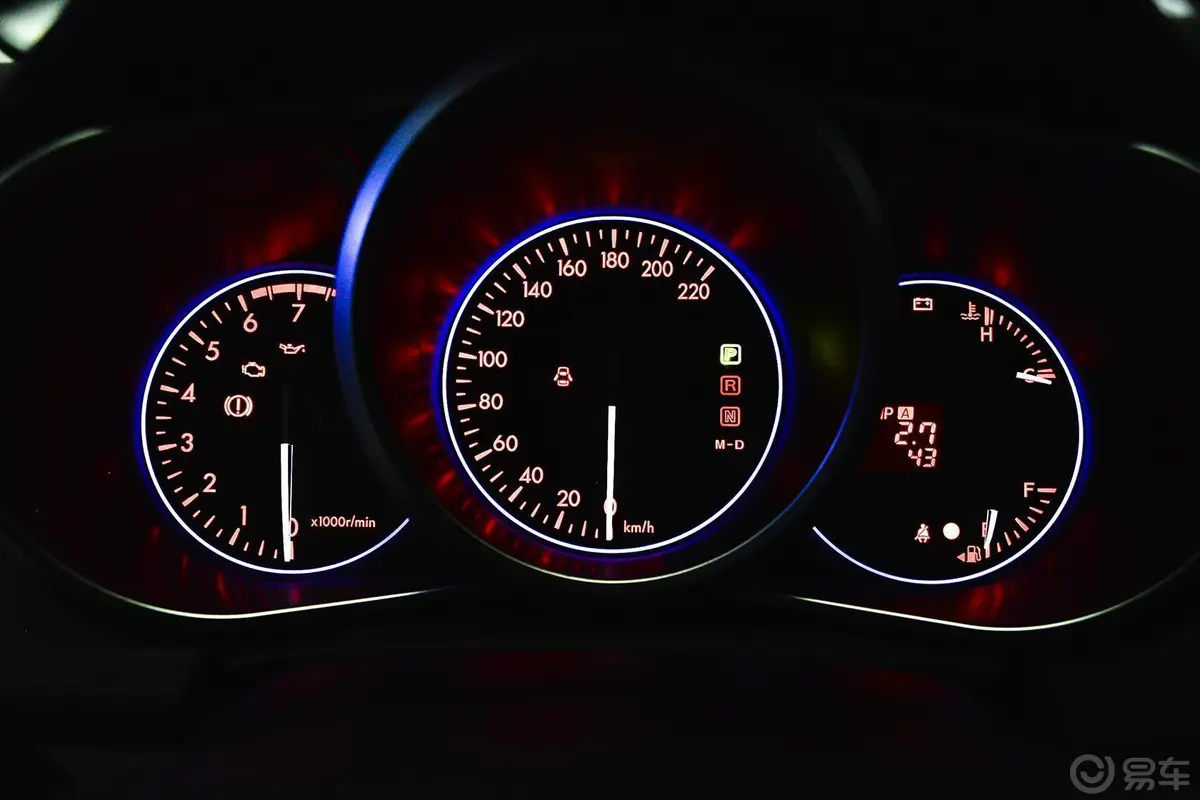 马自达CX-72.5L 两驱 豪华版仪表盘背光显示