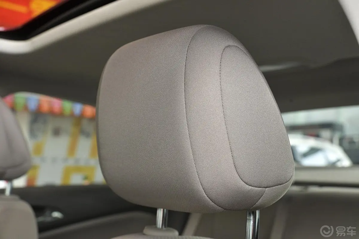 科鲁兹三厢 1.5L 自动时尚天窗版驾驶员头枕