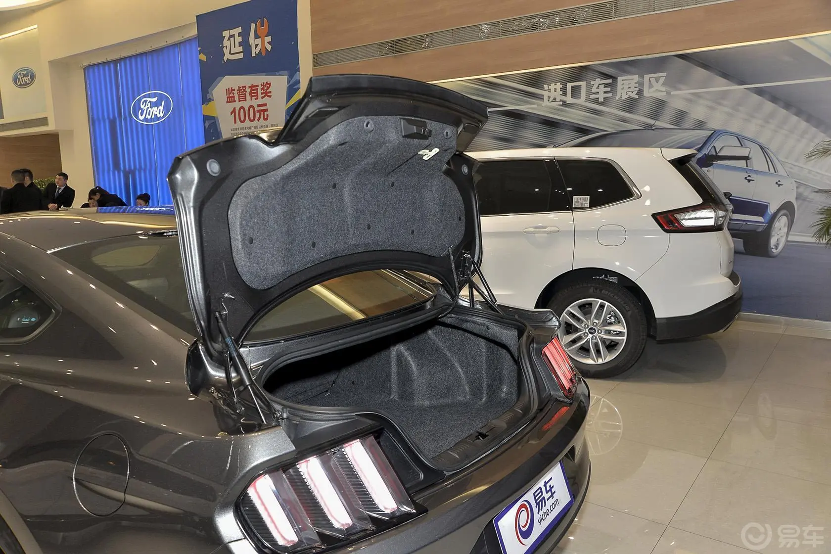Mustang5.0L GT 手自一体 运动版行李厢开口范围