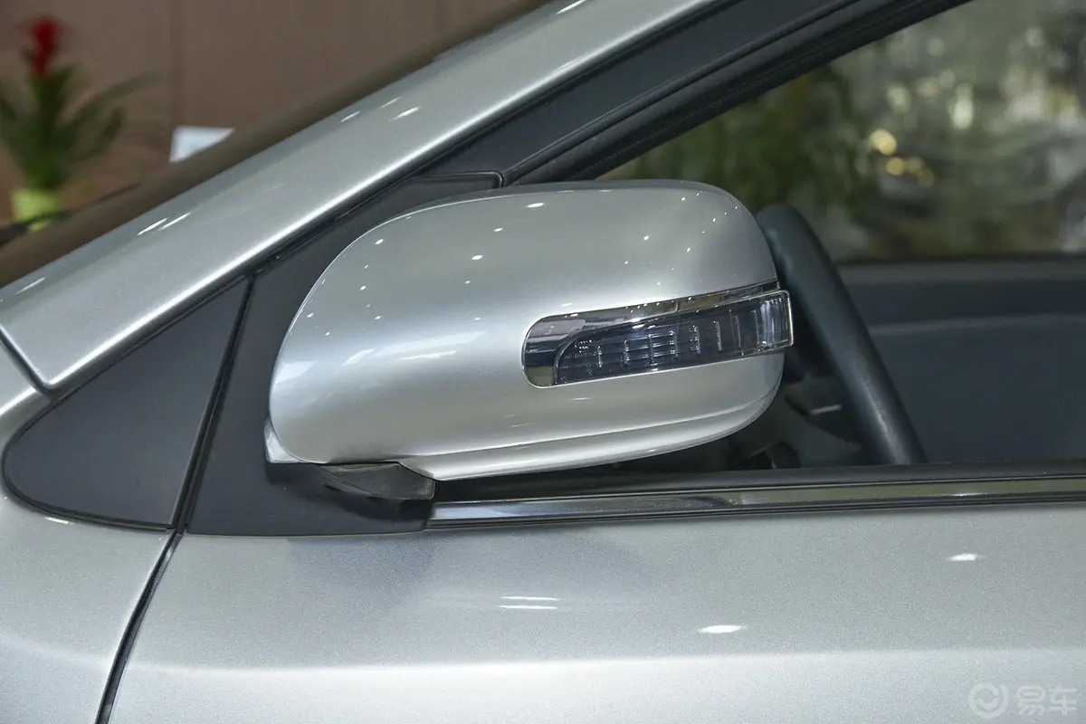 众泰Z300新视界版 1.5L 手动 豪华型后视镜转向灯（前）