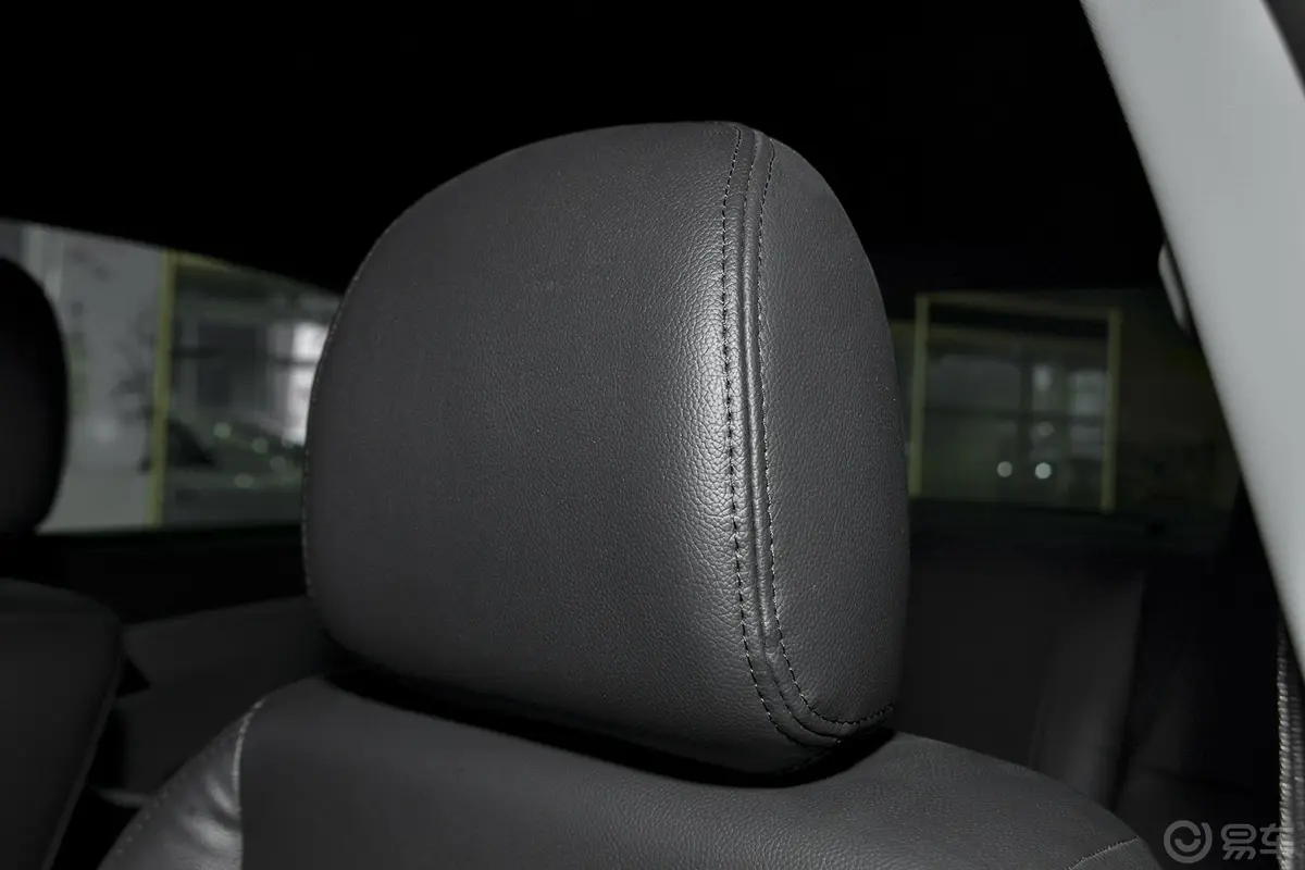 众泰Z300新视界版 1.5L 手动 豪华型驾驶员头枕