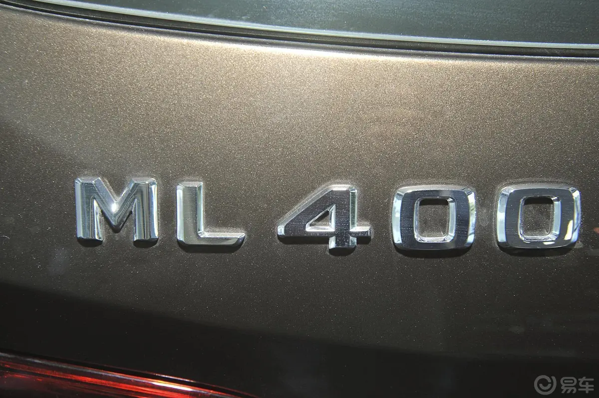 奔驰M级ML400 4MATIC 动感型外观