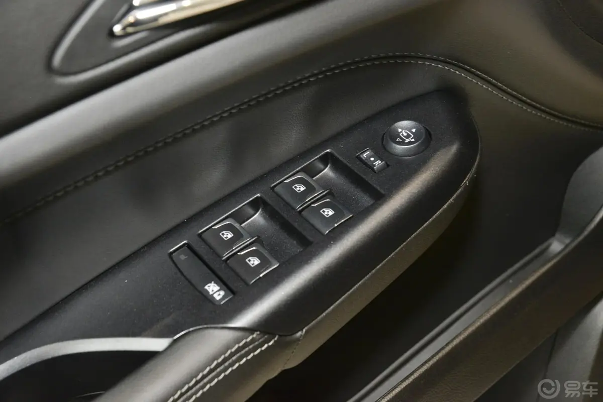 凯迪拉克SRX3.0L 手自一体 豪华型车窗升降键