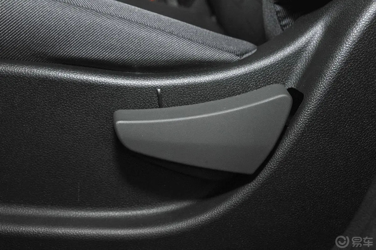 风神A301.5L 手动 智驱智尚版座椅调节键